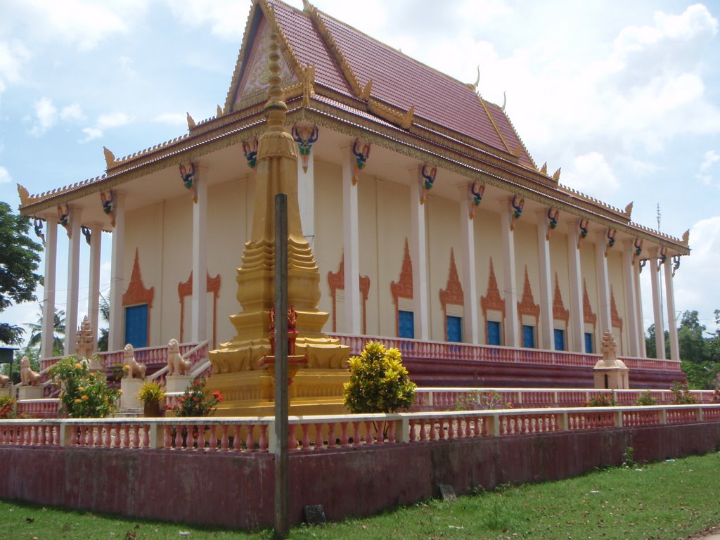 attraction-Wat Kampong Thom 3.jpg